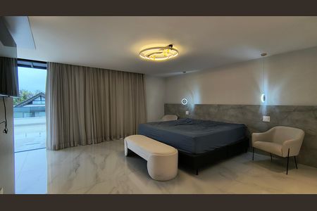 Casa de condomínio para alugar com 500m², 5 quartos e 4 vagas Casa de condomínio para alugar com 500m², 5 quartos e 4 vagasSuíte 4