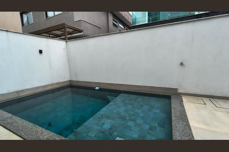 Casa de condomínio para alugar com 500m², 5 quartos e 4 vagas Casa de condomínio para alugar com 500m², 5 quartos e 4 vagasPiscina