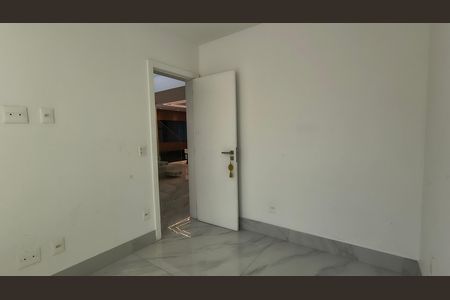 Casa de condomínio para alugar com 500m², 5 quartos e 4 vagas Casa de condomínio para alugar com 500m², 5 quartos e 4 vagasEscritório