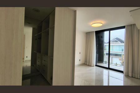 Casa de condomínio para alugar com 500m², 5 quartos e 4 vagas Casa de condomínio para alugar com 500m², 5 quartos e 4 vagasSuíte 3