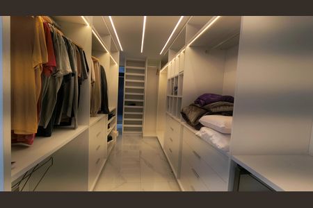 Closet da Suíte 4 de casa de condomínio para alugar com 5 quartos, 500m² em Recreio dos Bandeirantes, Rio de Janeiro