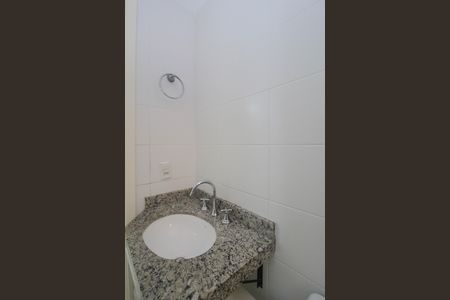 Banheiro de apartamento para alugar com 3 quartos, 70m² em Teresópolis, Porto Alegre
