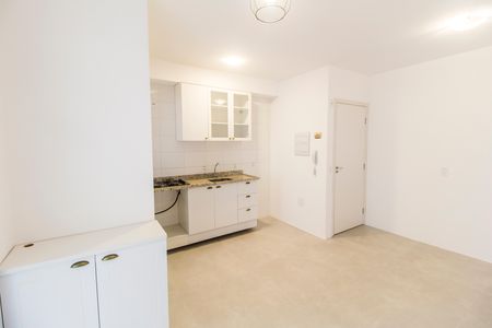 Sala  de apartamento para alugar com 1 quarto, 46m² em Jardim Copiuva, Carapicuíba