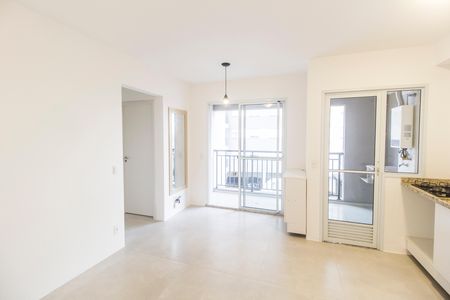 Sala  de apartamento para alugar com 1 quarto, 46m² em Jardim Copiuva, Carapicuíba