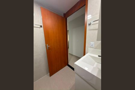 Apartamento para alugar com 61m², 3 quartos e 1 vaga Apartamento para alugar com 61m², 3 quartos e 1 vagaBanheiro 2