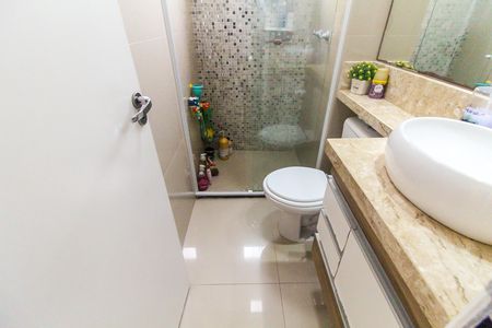 Banheiro de apartamento para alugar com 2 quartos, 52m² em Vila Santana, São Paulo