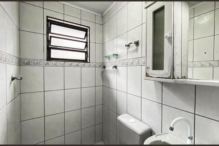 Casa para alugar com 50m², 1 quarto e 2 vagasBanheiro 