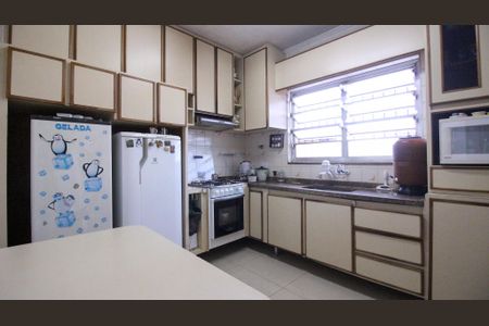 Casa à venda com 125m², 3 quartos e 5 vagas
