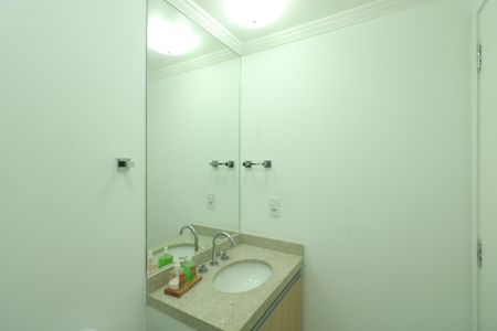 Apartamento à venda com 68m², 2 quartos e 1 vaga Apartamento à venda com 68m², 2 quartos e 1 vagaBanheiro Social