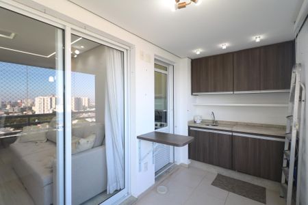Apartamento à venda com 68m², 2 quartos e 1 vaga Apartamento à venda com 68m², 2 quartos e 1 vagaVaranda