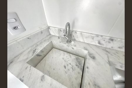 Apartamento à venda com 44m², 2 quartos e 1 vaga Apartamento à venda com 44m², 2 quartos e 1 vagaBanheiro