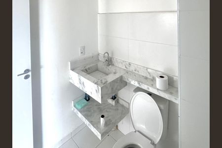 Apartamento à venda com 44m², 2 quartos e 1 vaga Apartamento à venda com 44m², 2 quartos e 1 vagaBanheiro