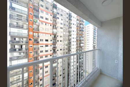 Apartamento à venda com 44m², 2 quartos e 1 vaga Apartamento à venda com 44m², 2 quartos e 1 vagaVaranda