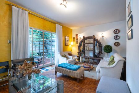 Casa à venda com 4 quartos, 207m² em Campo Belo, São Paulo