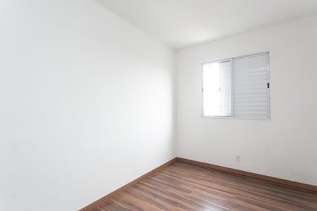 Quarto 2  de apartamento para alugar com 2 quartos, 48m² em Santa Etelvina, São Paulo