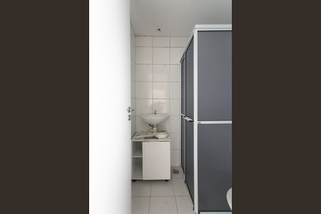 Banheiro  de apartamento para alugar com 2 quartos, 48m² em Santa Etelvina, São Paulo