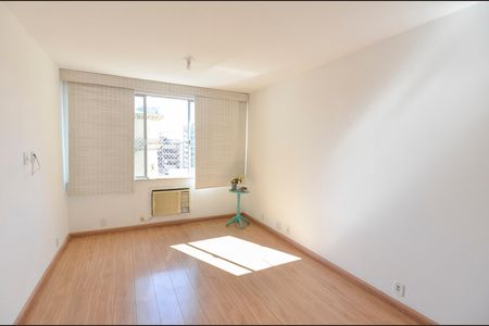 Apartamento à venda com 86m², 3 quartos e 1 vagaSala