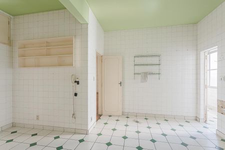 Apartamento à venda com 156m², 3 quartos e sem vaga Apartamento à venda com 156m², 3 quartos e sem vagaCozinha