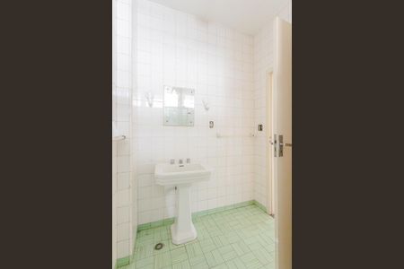 Apartamento à venda com 156m², 3 quartos e sem vaga Apartamento à venda com 156m², 3 quartos e sem vagaBanheiro 1