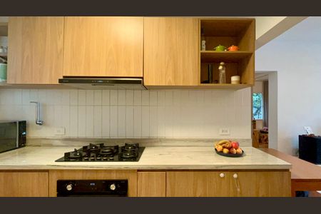 Cozinha de apartamento à venda com 2 quartos, 77m² em Jardim das Bandeiras, São Paulo