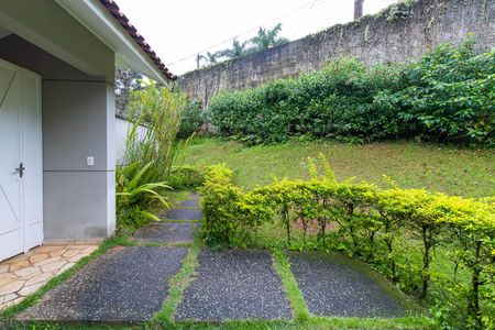 Casa de condomínio para alugar com 550m², 4 quartos e 2 vagas Casa de condomínio para alugar com 550m², 4 quartos e 2 vagasÁrea externa