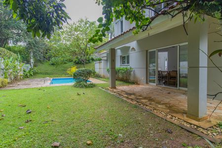 Casa de condomínio para alugar com 550m², 4 quartos e 2 vagas Casa de condomínio para alugar com 550m², 4 quartos e 2 vagasÁrea externa