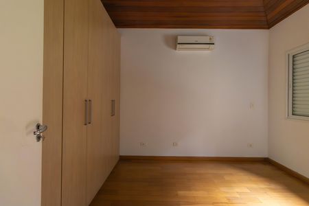 Casa de condomínio para alugar com 550m², 4 quartos e 2 vagas Casa de condomínio para alugar com 550m², 4 quartos e 2 vagasQuarto 1