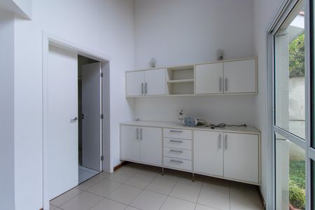Casa de condomínio para alugar com 550m², 4 quartos e 2 vagas Casa de condomínio para alugar com 550m², 4 quartos e 2 vagasCopa
