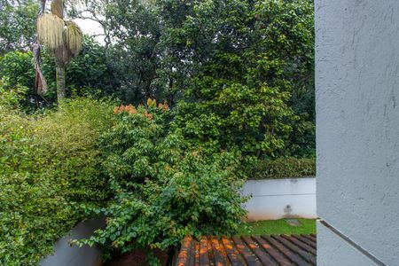 Casa de condomínio para alugar com 550m², 4 quartos e 2 vagas Casa de condomínio para alugar com 550m², 4 quartos e 2 vagasVista do Quarto 1