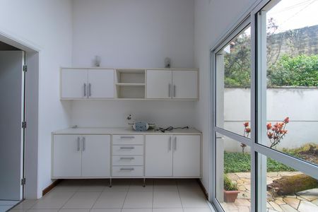 Casa de condomínio para alugar com 550m², 4 quartos e 2 vagas Casa de condomínio para alugar com 550m², 4 quartos e 2 vagasCopa
