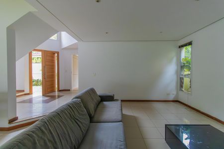 Casa de condomínio para alugar com 550m², 4 quartos e 2 vagas Casa de condomínio para alugar com 550m², 4 quartos e 2 vagasSala