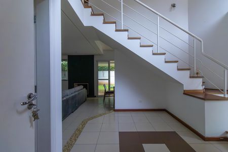 Casa de condomínio para alugar com 550m², 4 quartos e 2 vagas Casa de condomínio para alugar com 550m², 4 quartos e 2 vagasSala