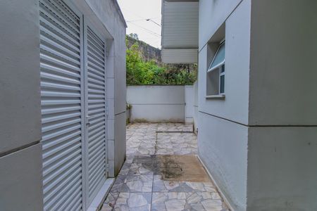 Casa de condomínio para alugar com 550m², 4 quartos e 2 vagas Casa de condomínio para alugar com 550m², 4 quartos e 2 vagasÁrea externa