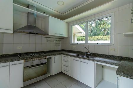 Casa de condomínio para alugar com 550m², 4 quartos e 2 vagas Casa de condomínio para alugar com 550m², 4 quartos e 2 vagasCozinha
