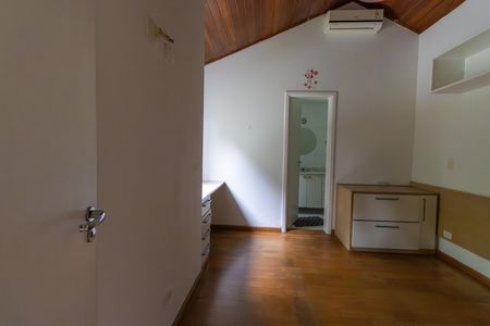 Casa de condomínio para alugar com 550m², 4 quartos e 2 vagas Casa de condomínio para alugar com 550m², 4 quartos e 2 vagasQuarto 3 - Suíte