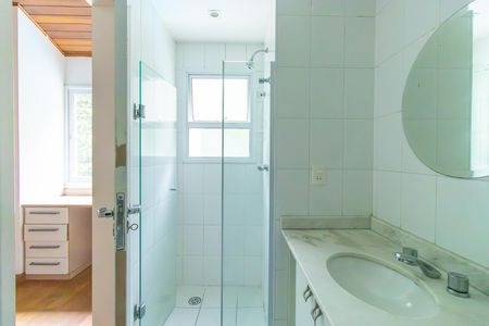 Casa de condomínio para alugar com 550m², 4 quartos e 2 vagas Casa de condomínio para alugar com 550m², 4 quartos e 2 vagasBanheiro do Quarto 3 - Suíte