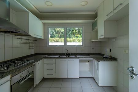 Casa de condomínio para alugar com 550m², 4 quartos e 2 vagas Casa de condomínio para alugar com 550m², 4 quartos e 2 vagasCozinha