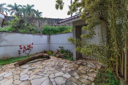 Casa de condomínio para alugar com 550m², 4 quartos e 2 vagas Casa de condomínio para alugar com 550m², 4 quartos e 2 vagasQuintal