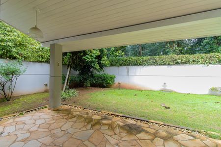 Casa de condomínio para alugar com 550m², 4 quartos e 2 vagas Casa de condomínio para alugar com 550m², 4 quartos e 2 vagasVaranda