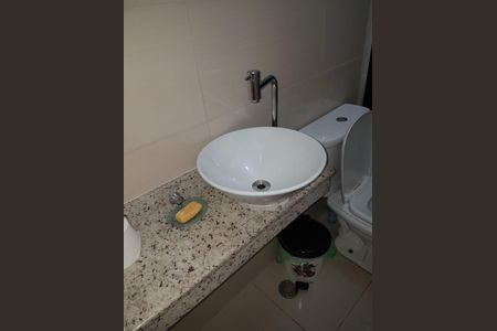Apartamento à venda com 48m², 2 quartos e 1 vaga Apartamento à venda com 48m², 2 quartos e 1 vagaBanheiro