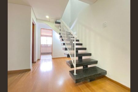 Casa à venda com 4 quartos, 380m² em Vila Regente Feijó, São Paulo
