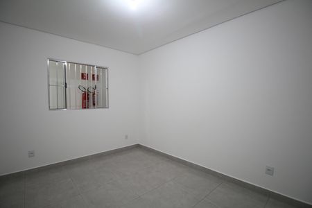 Quarto  de casa para alugar com 2 quartos, 35m² em Parque Pinheiros, Taboão da Serra