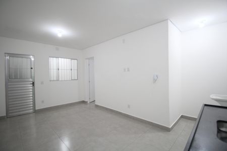 Sala/Cozinha de casa para alugar com 2 quartos, 35m² em Parque Pinheiros, Taboão da Serra