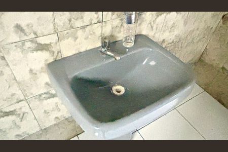 Casa para alugar com 55m², 1 quarto e 2 vagas Casa para alugar com 55m², 1 quarto e 2 vagasBanheiro