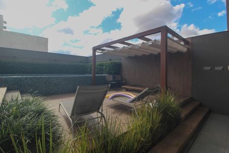 Apartamento à venda com 58m², 2 quartos e 1 vaga Apartamento à venda com 58m², 2 quartos e 1 vagaÁrea comum - Piscina