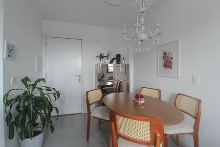 Apartamento à venda com 58m², 2 quartos e 1 vaga Apartamento à venda com 58m², 2 quartos e 1 vagaSala