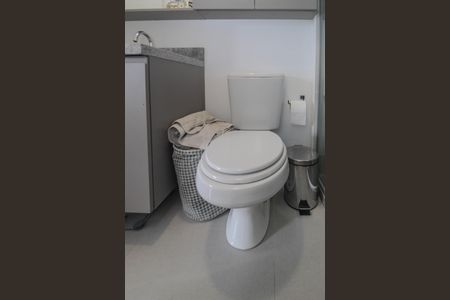 Apartamento à venda com 58m², 2 quartos e 1 vaga Apartamento à venda com 58m², 2 quartos e 1 vagaBanheiro da Suíte
