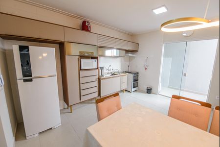 Apartamento para alugar com 210m², 3 quartos e 2 vagas Apartamento para alugar com 210m², 3 quartos e 2 vagasCozinha