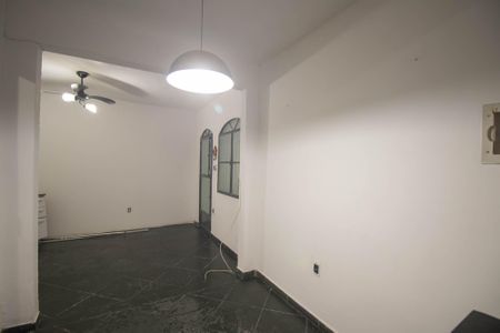 Sala de casa para alugar com 2 quartos, 50m² em Nova Cidade, São Gonçalo