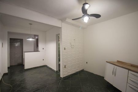 Casa para alugar com 50m², 2 quartos e 1 vagaSala
